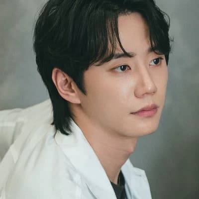 Lee Jun-Young thumbnail