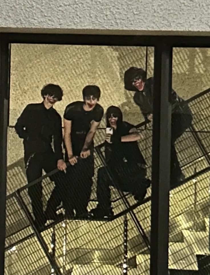 Friend group😭 thumbnail