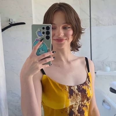 Emma Myers / Fan thumbnail