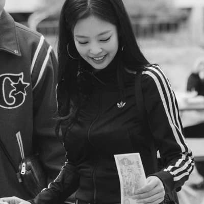 Jennie Kim — GL — school play. thumbnail