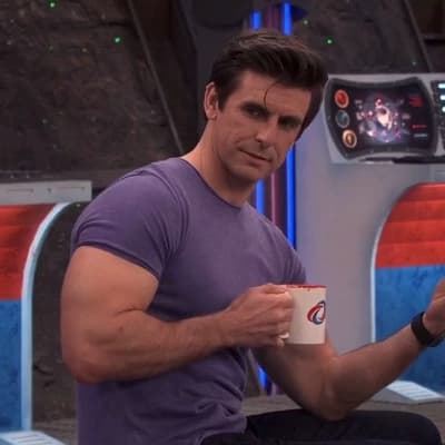 Ray manchester/ captain men thumbnail