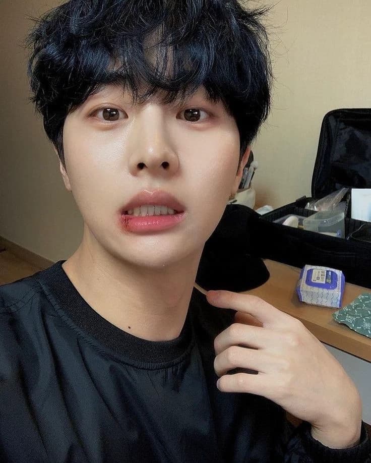 Kim mu-jun thumbnail