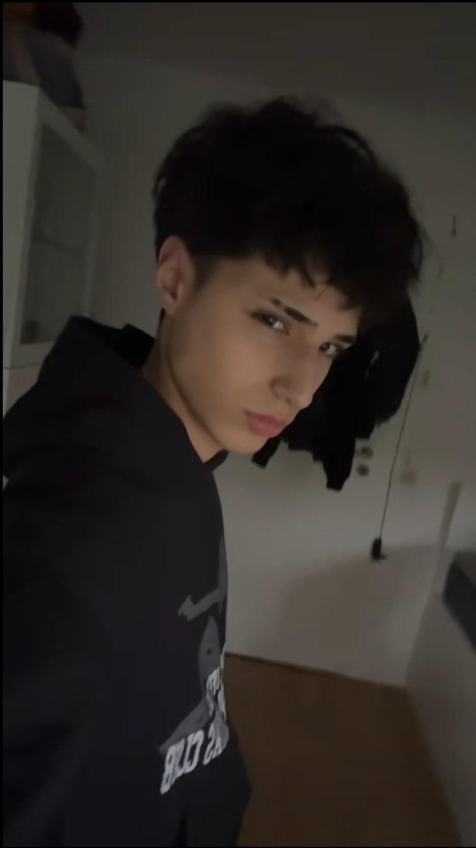 Andres thumbnail