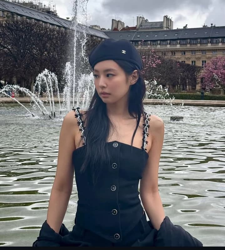Jennie  thumbnail