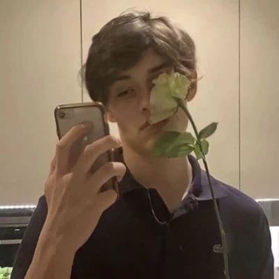 Louis Partridge thumbnail