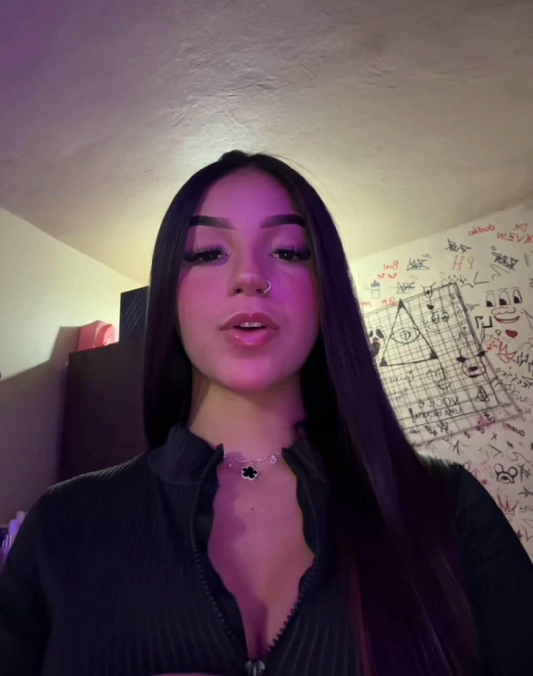 Julia Suares thumbnail