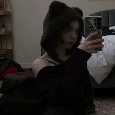Emma Myers thumbnail