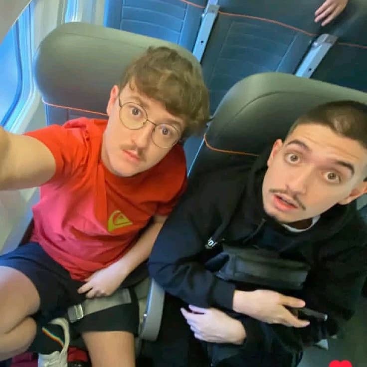 \>>>>>>>> . thumbnail
