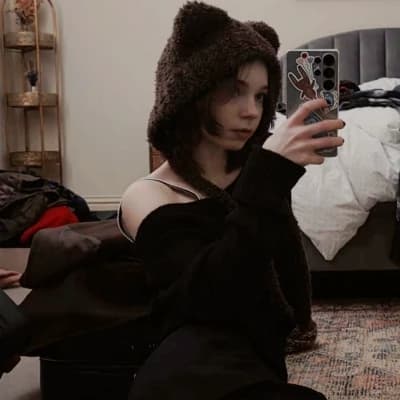 Emma Myers thumbnail