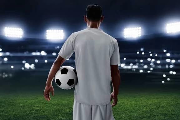 TOWARDS STARRY (Create your career as a football player) thumbnail