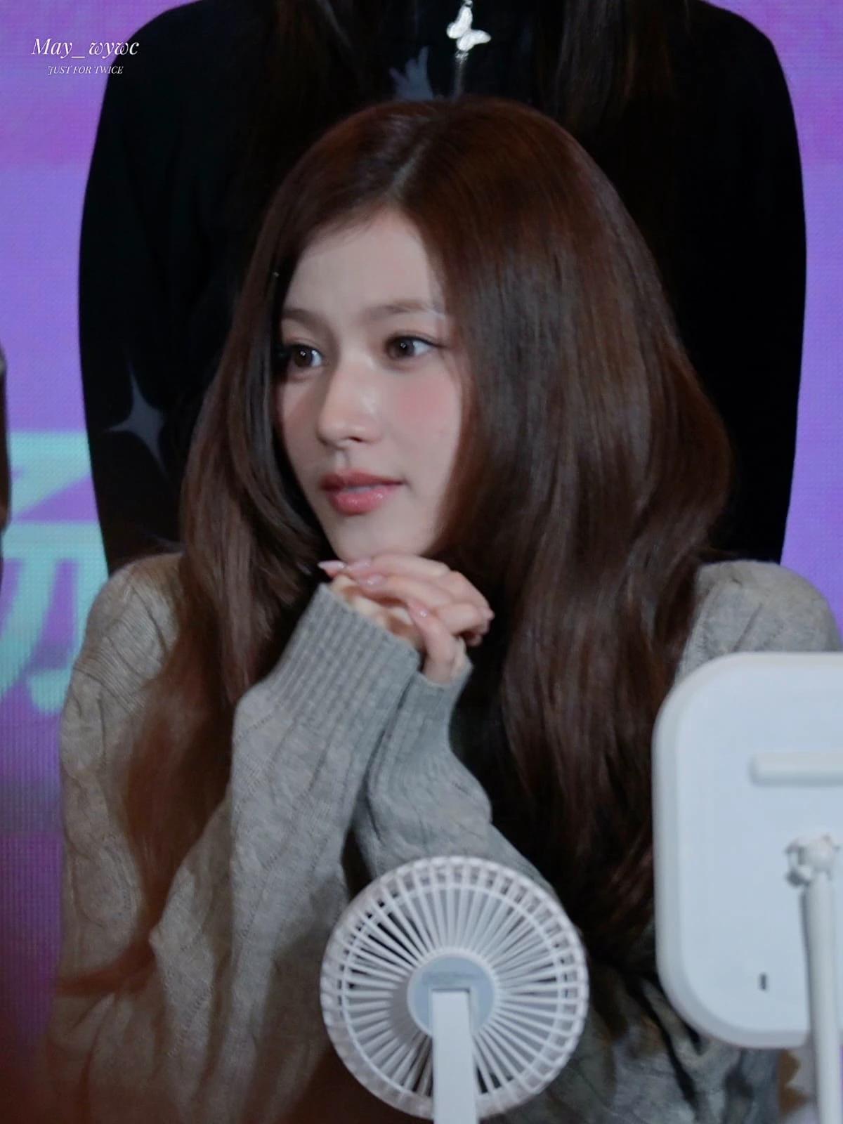 Minatozaki sana\_- thumbnail