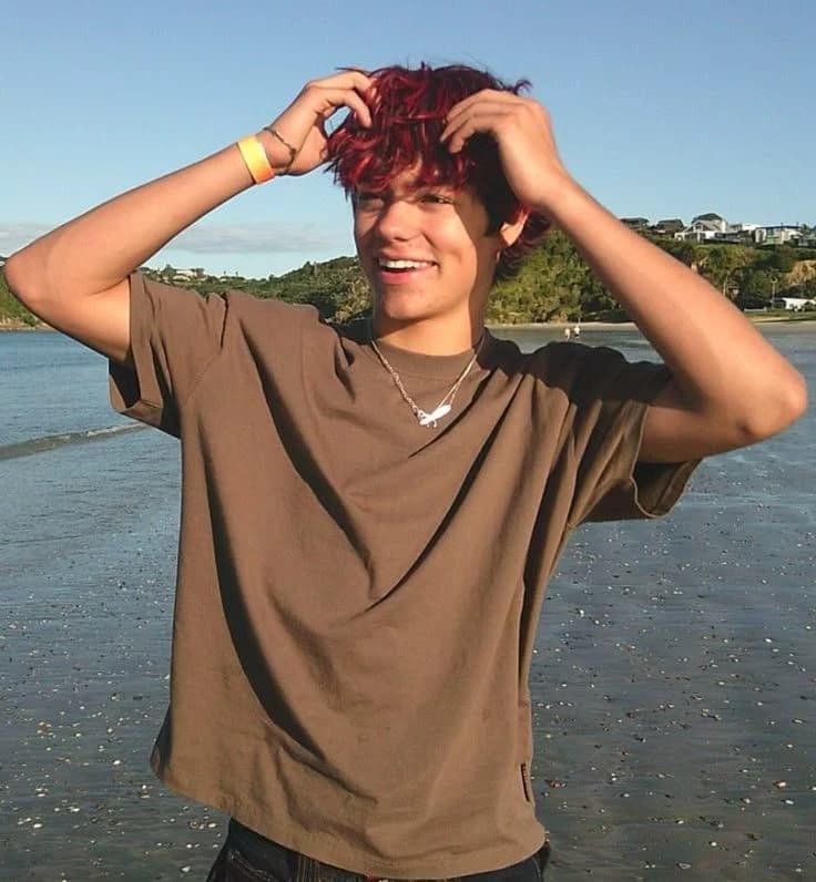 Malachi Barton♡ thumbnail