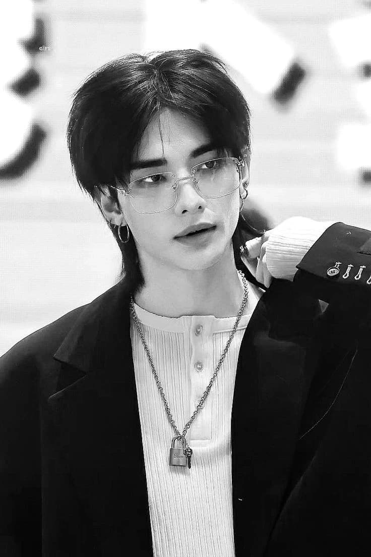 Hwang Hyunjin. thumbnail