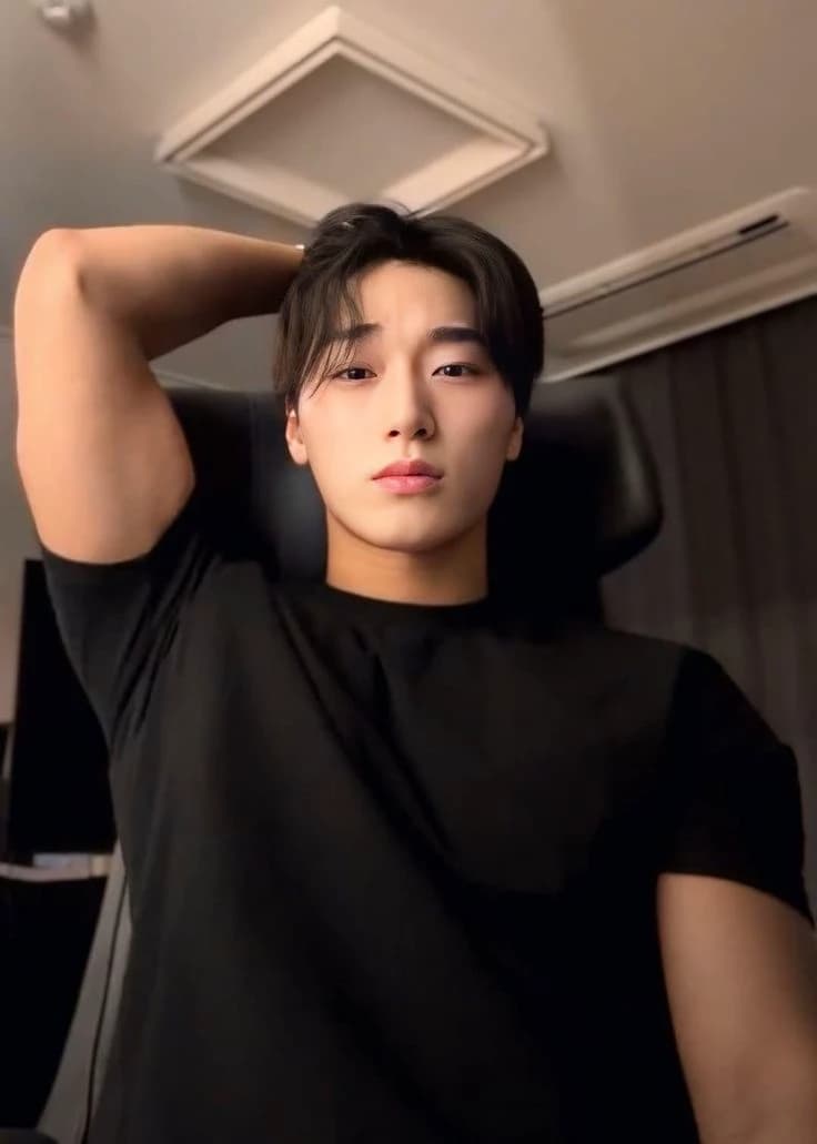 Choi San thumbnail