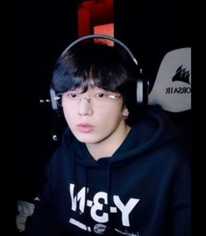 Jean jungkook thumbnail
