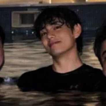 Kim Taehyung thumbnail