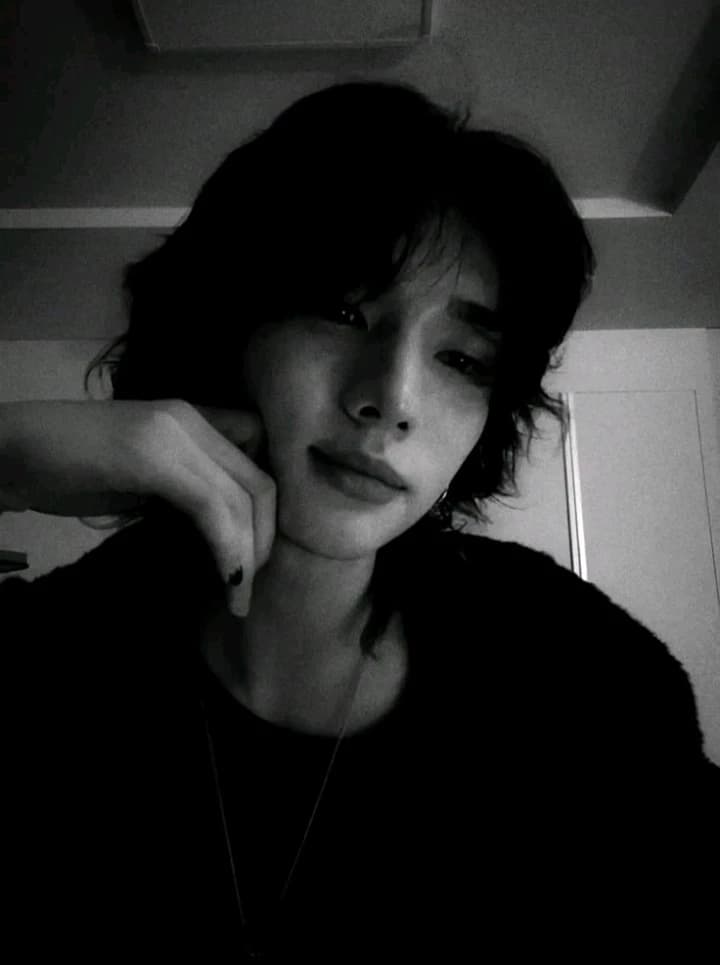 Hwang hyunjin thumbnail