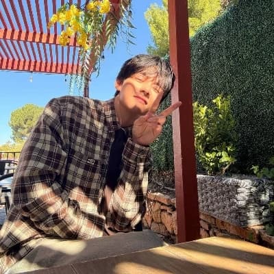 Kim Taehyung thumbnail