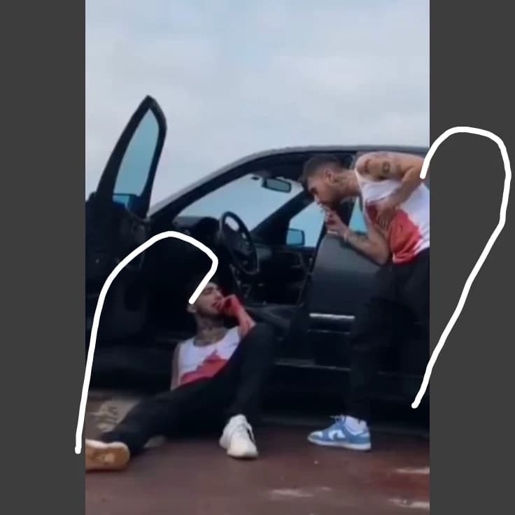 Motive ve Uzi thumbnail