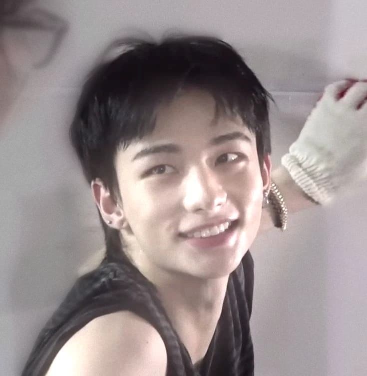 Hyunjin  thumbnail
