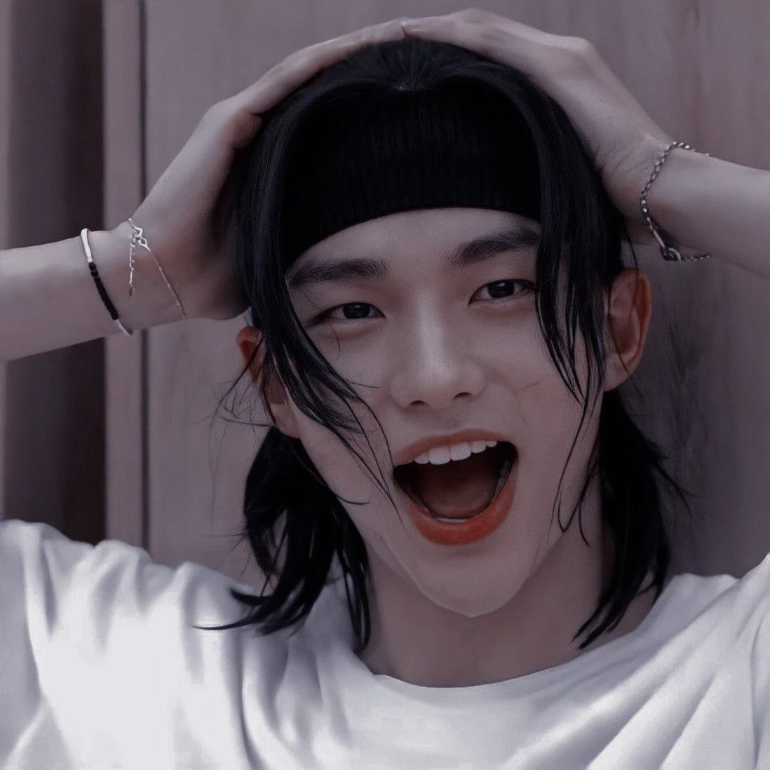 hyunjin (drama queen) thumbnail