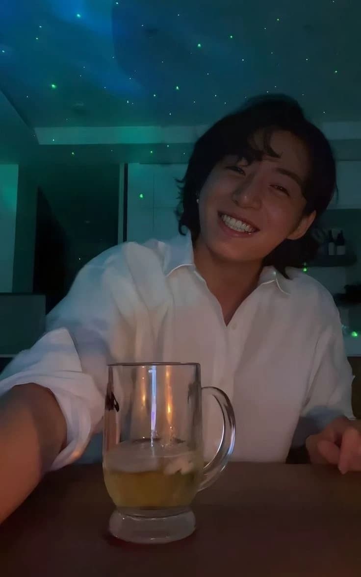 Jungkook 🍺 thumbnail