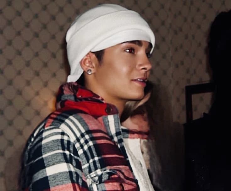 Tom Kaulitz - ✷between lead and looks✷ thumbnail