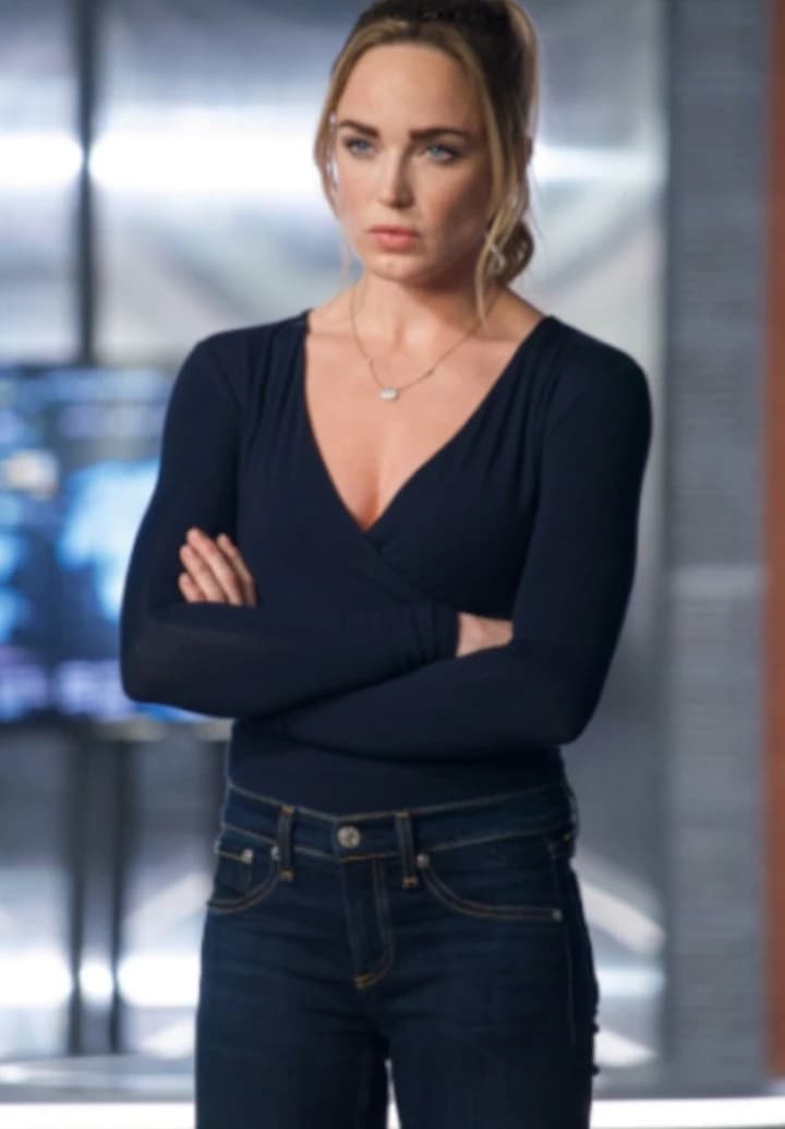 Sara Lance (White Canary 🕊️) thumbnail