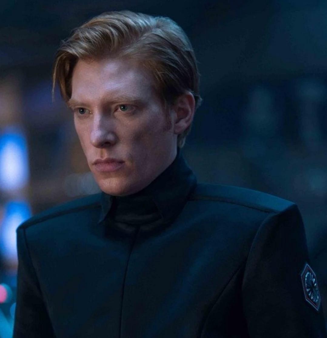 General Armitage Hux thumbnail
