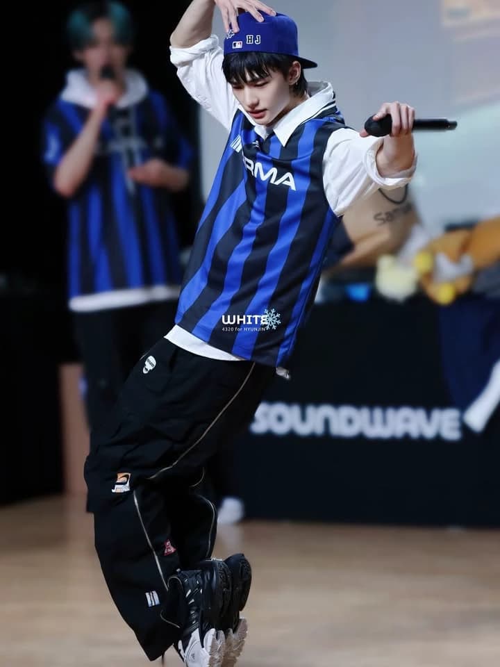Hyunjin ✨... ♪ ✿ The same passion... ♪ ✿ thumbnail