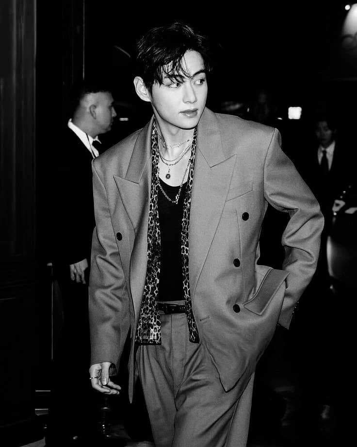 Kim Taehyung thumbnail