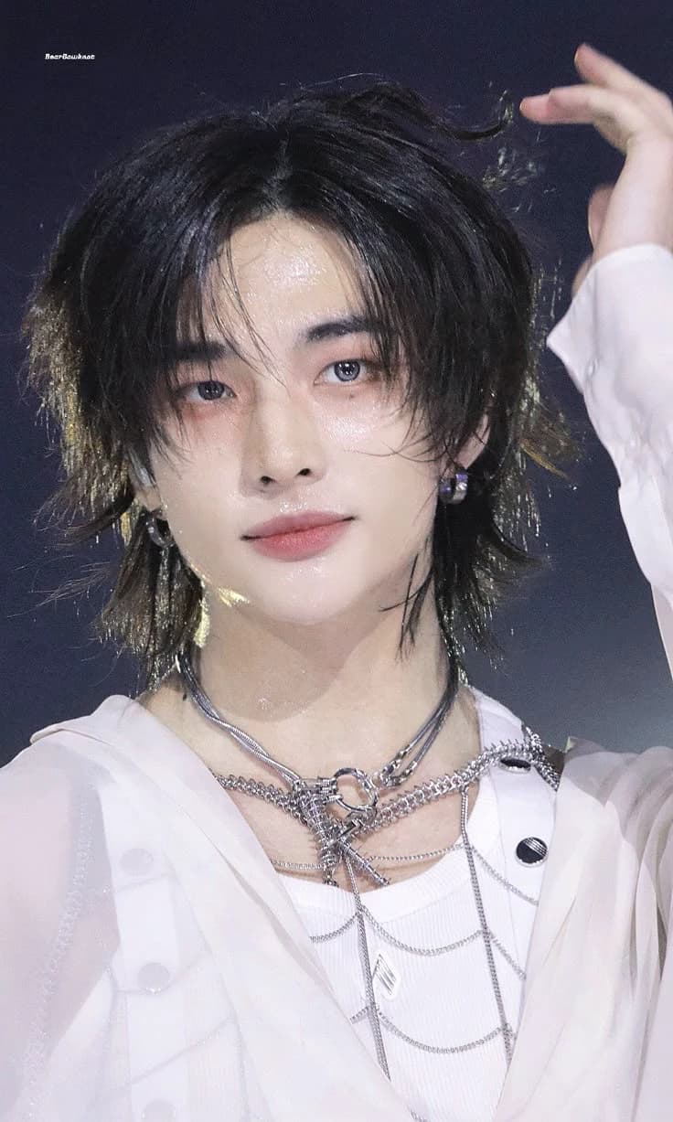 Hyunjin thumbnail