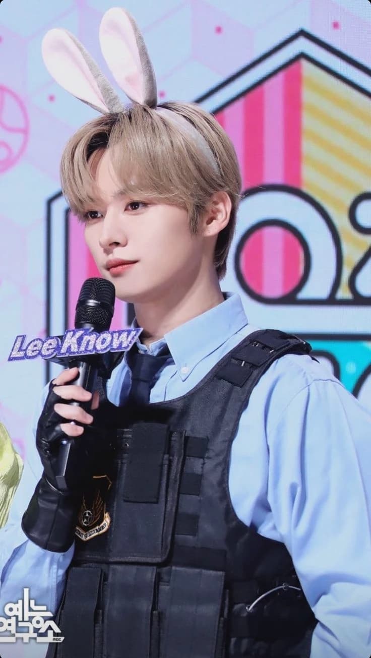 Lee Know thumbnail
