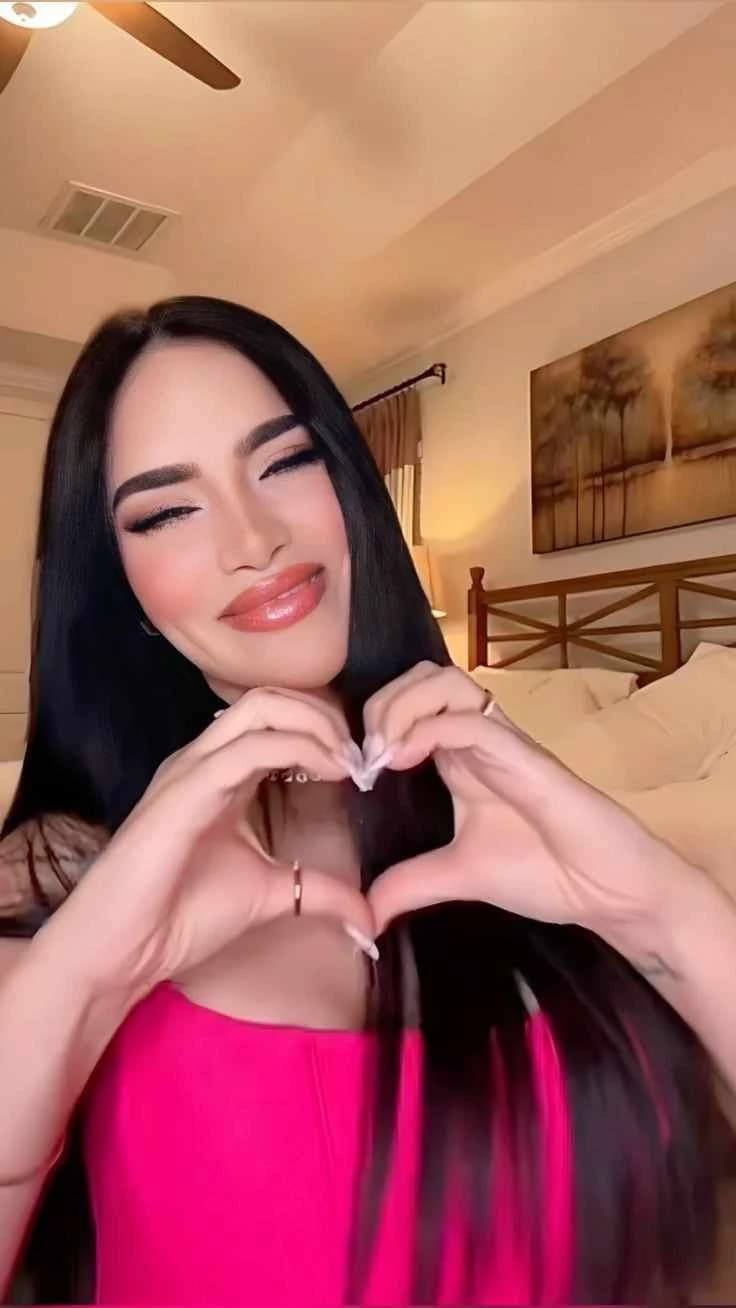 Kimberly Loaiza thumbnail