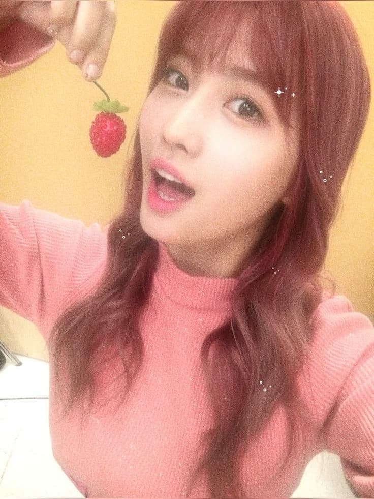 Hirai Momo thumbnail