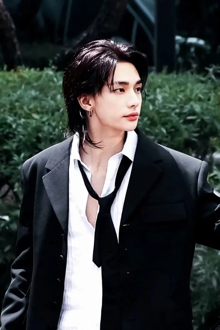 Hwang Hyunjin thumbnail