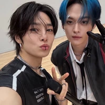 Lee know é jeongin thumbnail