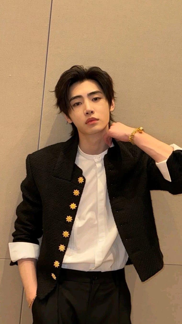 Sunghoon  thumbnail