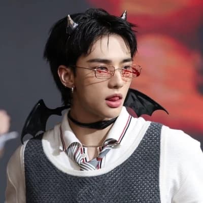 Hwang Hyunjin🩸 thumbnail