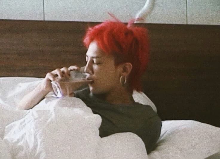 G-Dragon (Kwon Ji-yong) thumbnail