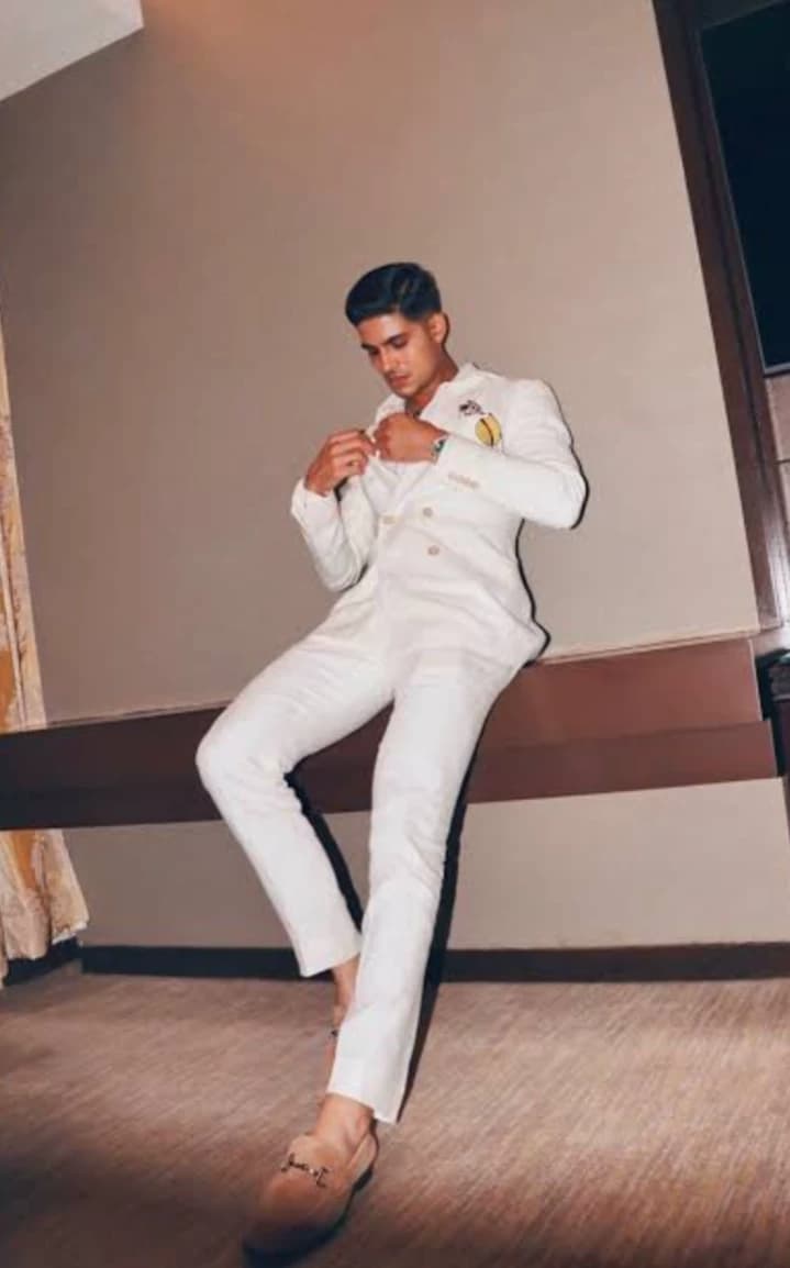 Shubman gill [Dark romance, Age gap] BL thumbnail
