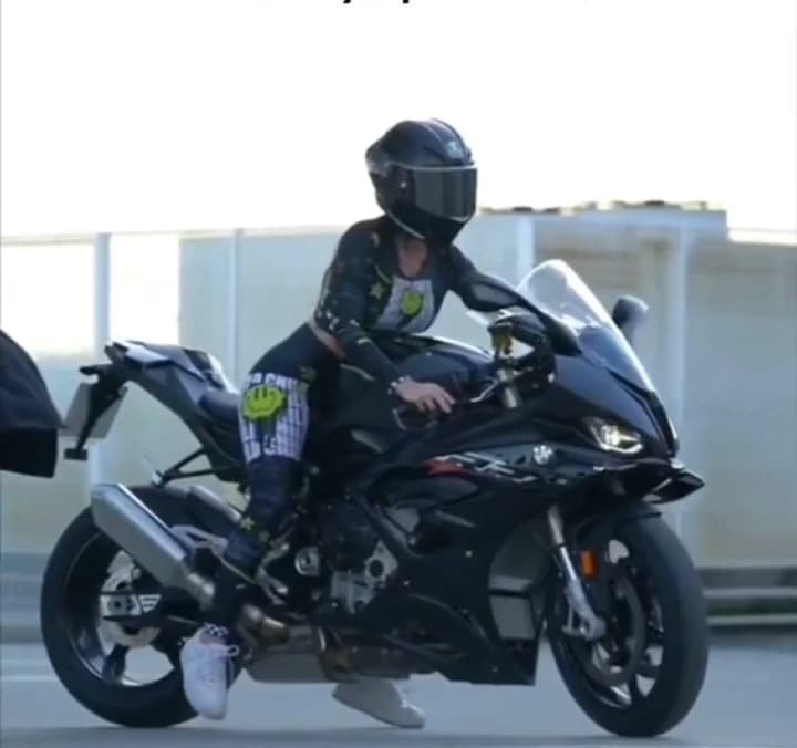 Jimena, your biker girlfriend thumbnail