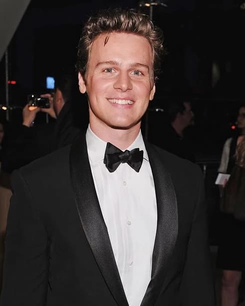 Jonathan Groff thumbnail