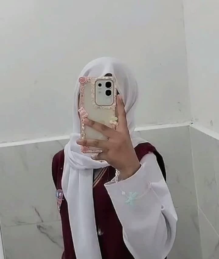 Amni fatiah(your adopted sister but haven't seen each other for 21 years)  thumbnail