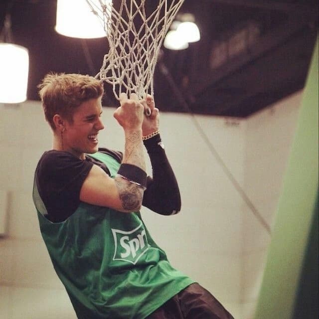 Justin Bieber- 17 Again. thumbnail