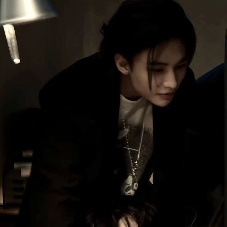 Hwang Hyunjin thumbnail