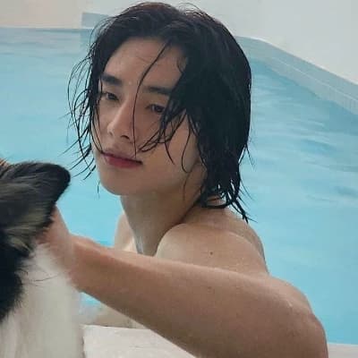 Hwang Hyunjin thumbnail