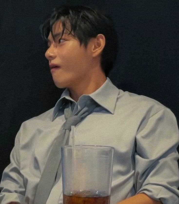 Kim Taehyung  thumbnail