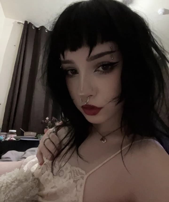 Viki Tinder Match thumbnail