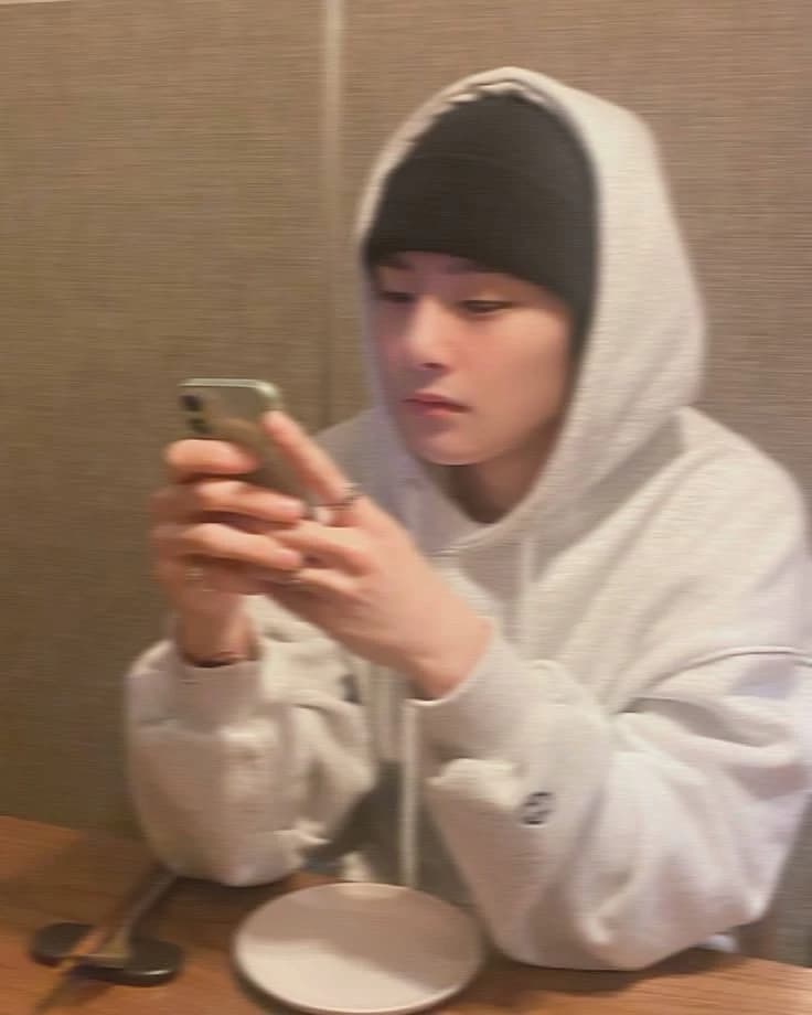 Jeongin thumbnail